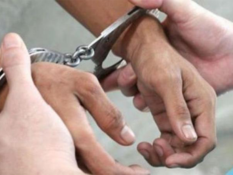 شرطة دبي تلقي القبض على "متسول العيد" .. ستفاجئ بما يمتلك من مال!
